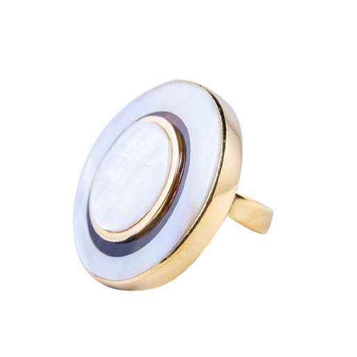 BIG DORATO MOTHER PEARL AND COW HORN LUZ RING