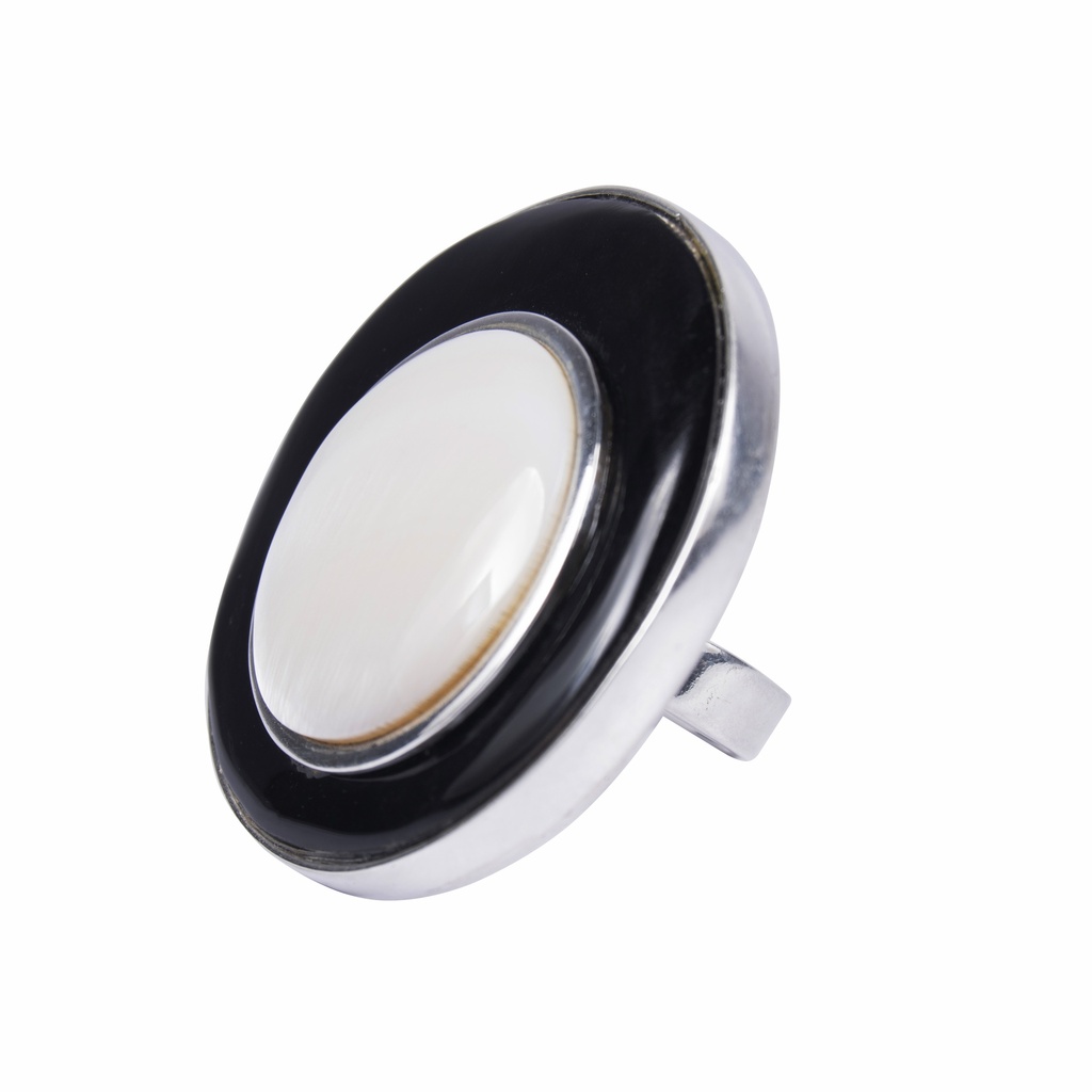 BIG SILVER COW HORN AND MOTHER PEARL LUZ RING