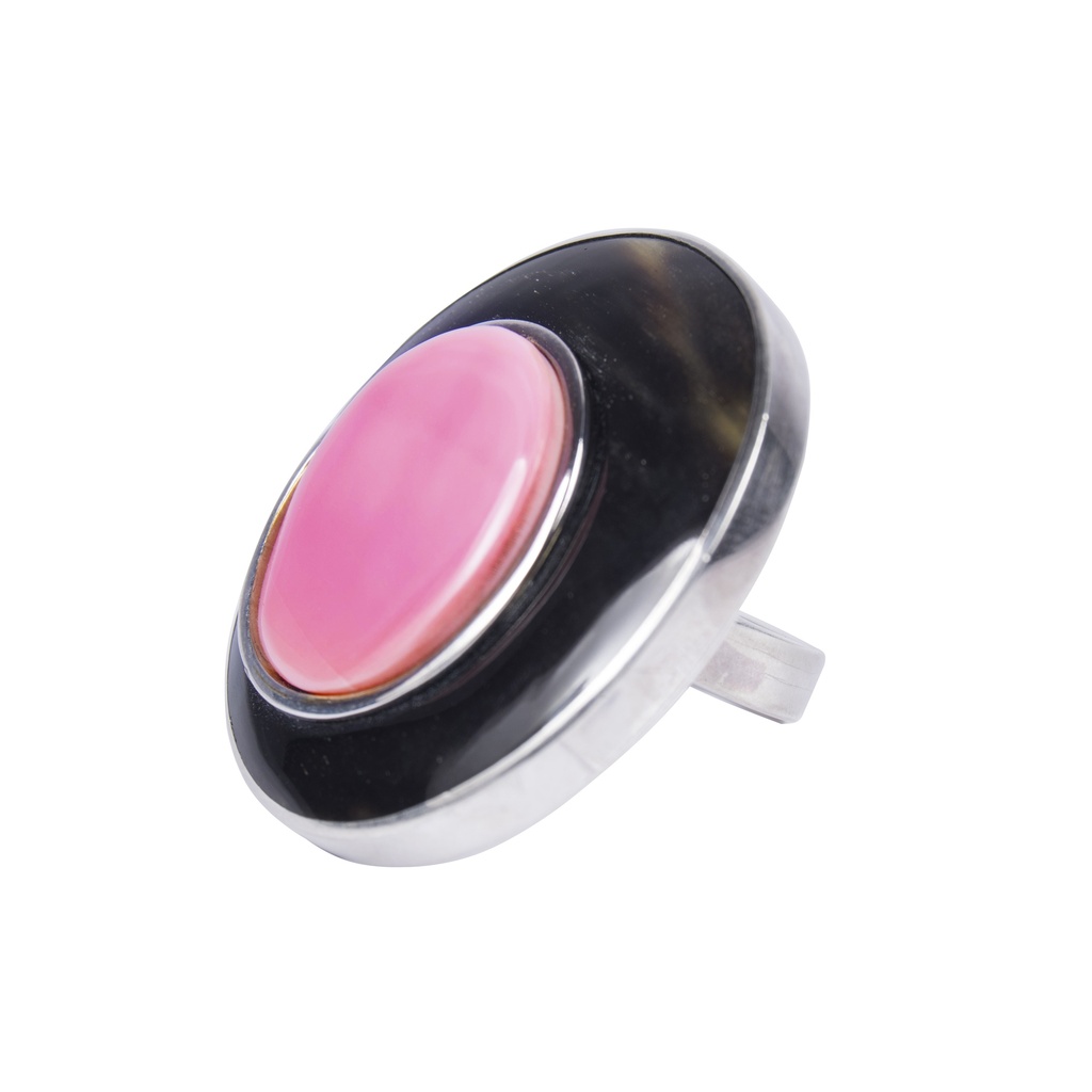 BIG SILVER COW HORN AND PNK SEA SHELL LUZ RING