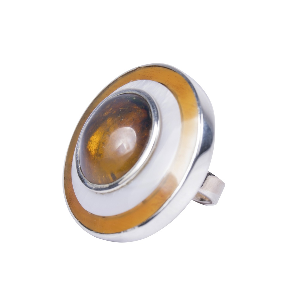 MEDIUM SILVER COW HORN, MOTHER PEARL AND AMBER LUZ RING