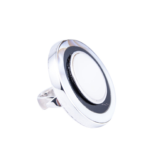 MEDIUM SILVER MOTHER PEARL AND COW HORN LUZ RING