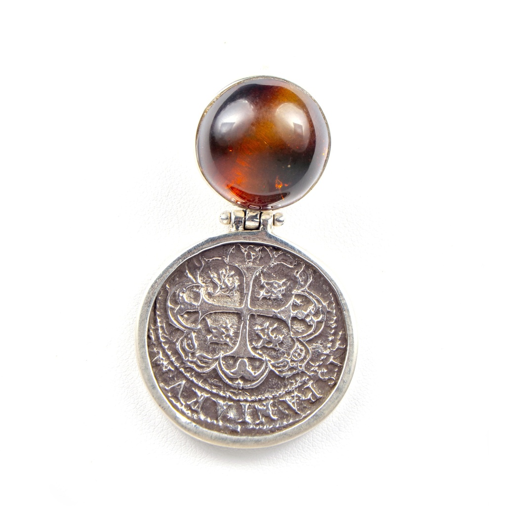 MONEDA SILVER AMBER ROUND PENDANT