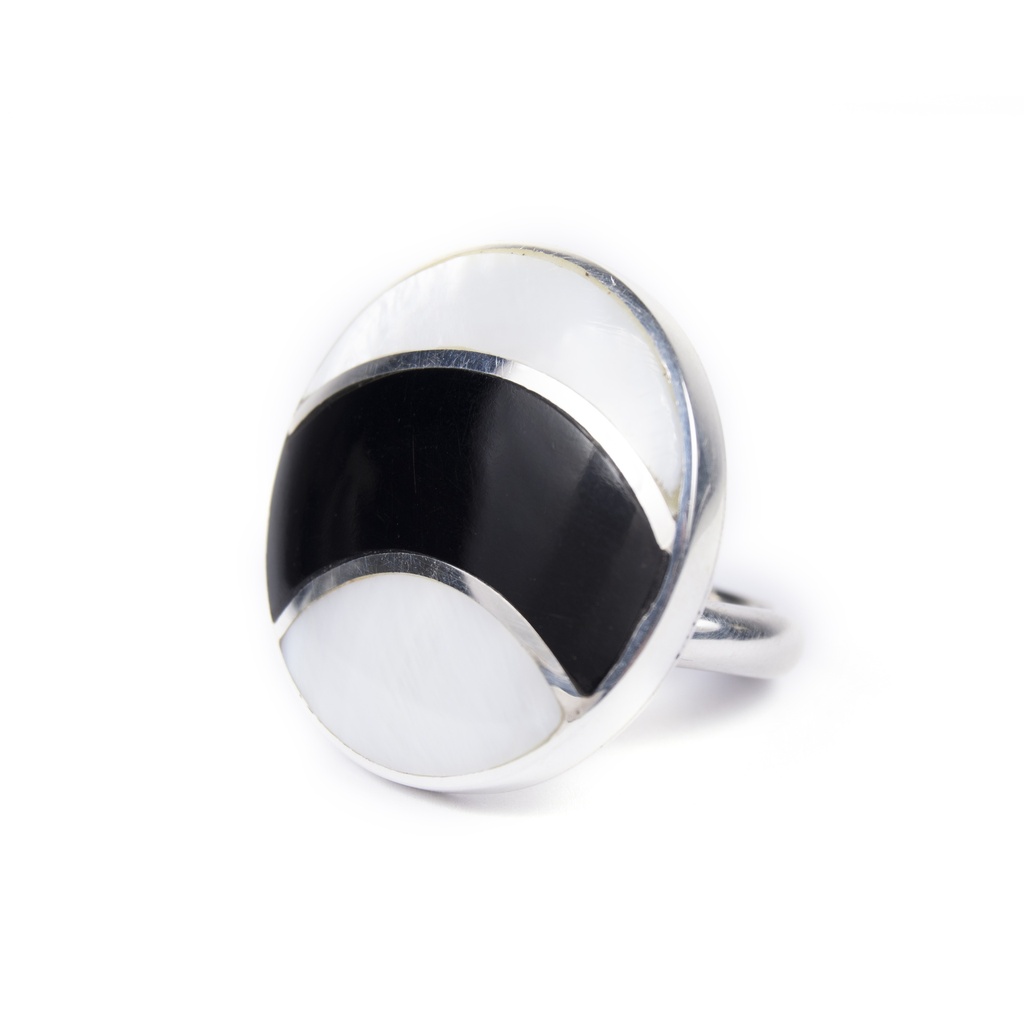NO. 5 SILVER MOTHER PEARL AND COW HORN BIG RING
