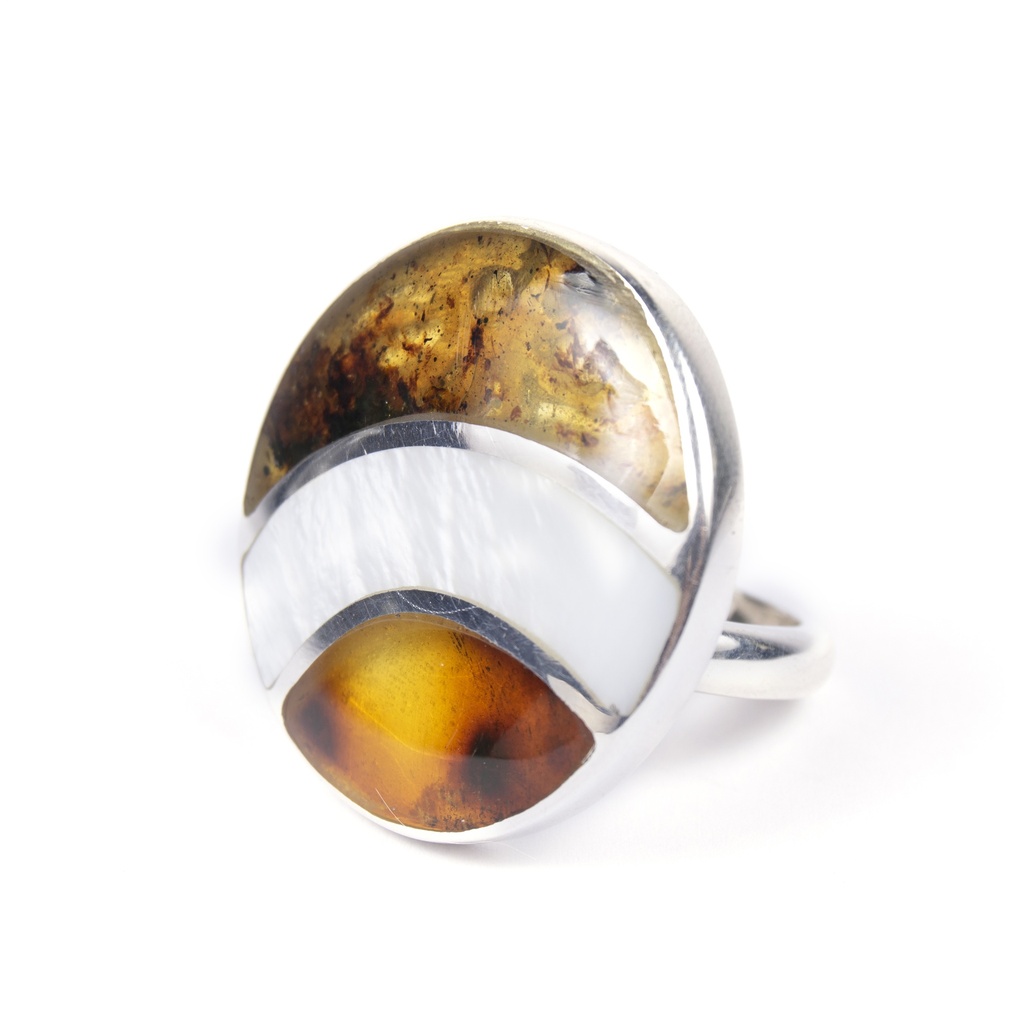 NO. 5 SILVER AMBER AND MOTHER PEARL BIG RING