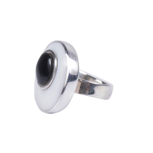 [31247] SMALL SILVER MOTHER PEARL AND COW HORN LUZ RING