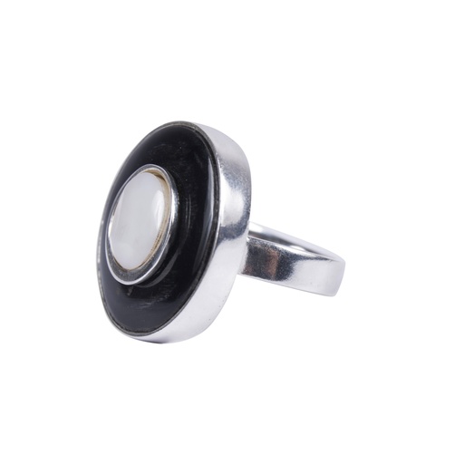 [31248] SMALL SILVER COW HORN AND MOTHER PEARL LUZ RING