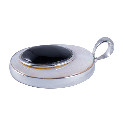 [32092] MEDIUM SILVER MOTHER PEARL AND COW HORN LUZ PENDANT